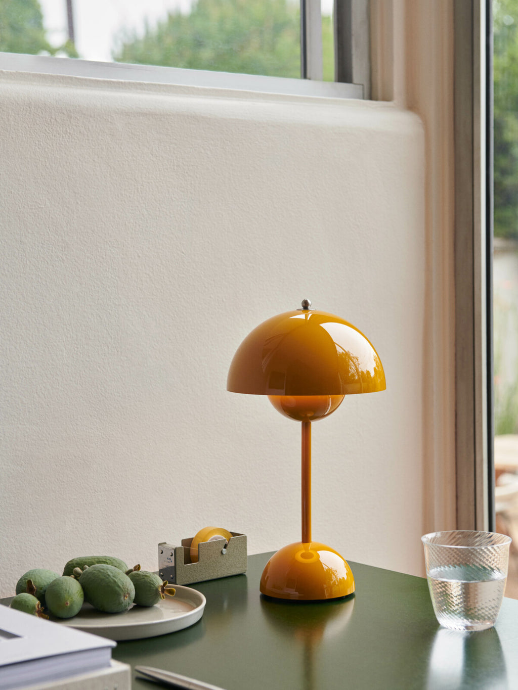 Flowerpot VP9 Portable Table Lamp image 8