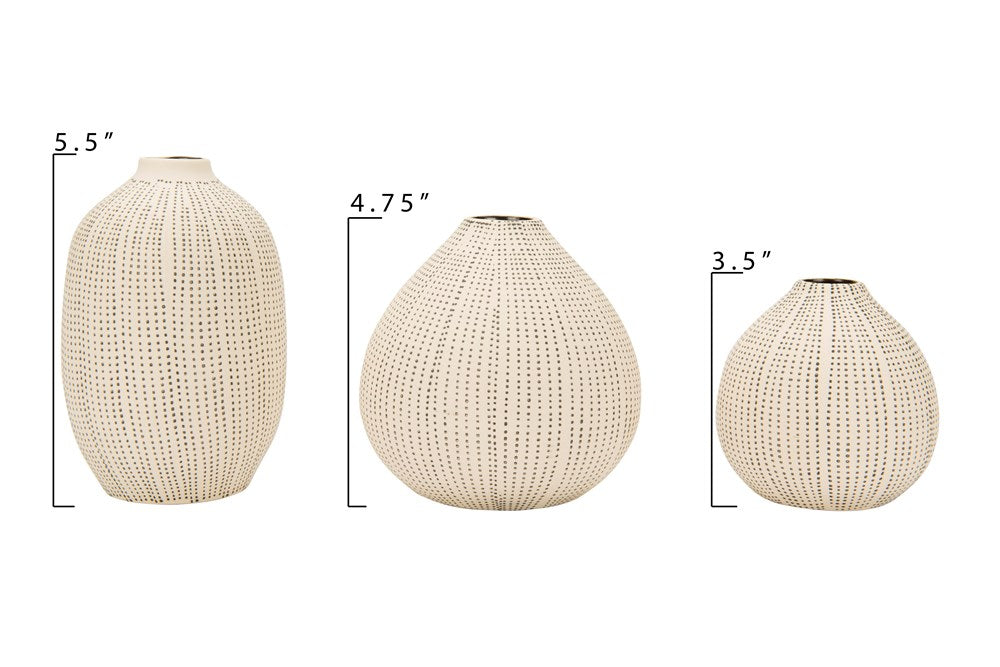 White & Black Vases image 2