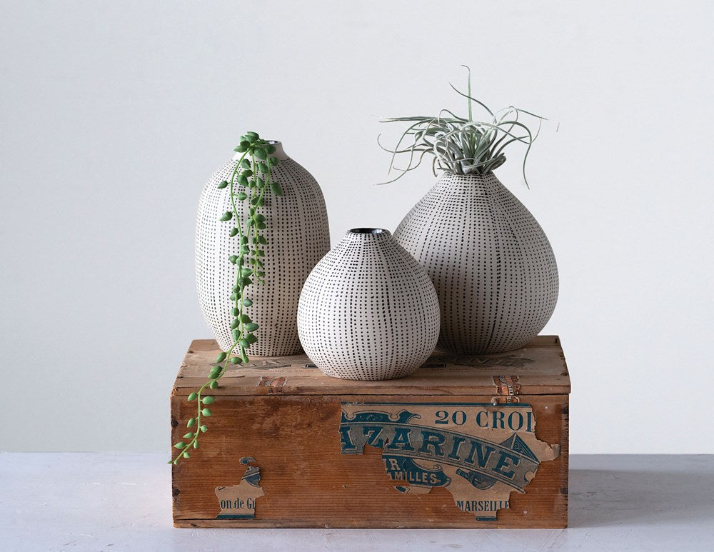 White & Black Vases image 1
