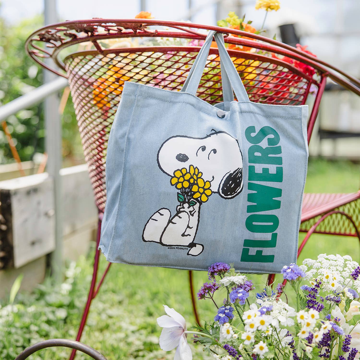 Snoopy Vintage Market Tote - Snoopy Flowers