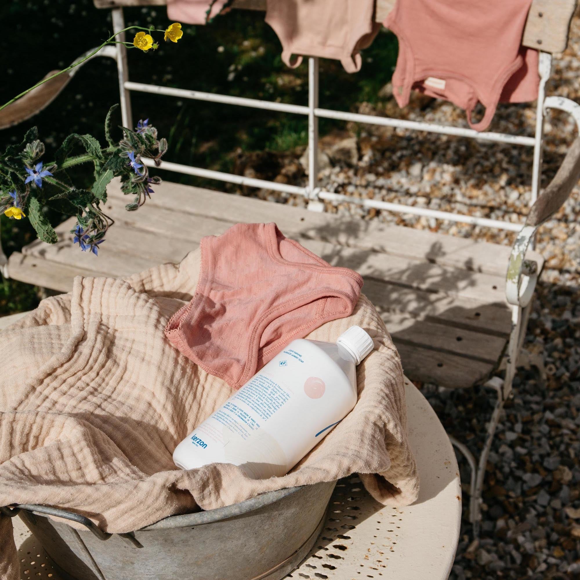 Scented Natural Laundry Detergent image 3