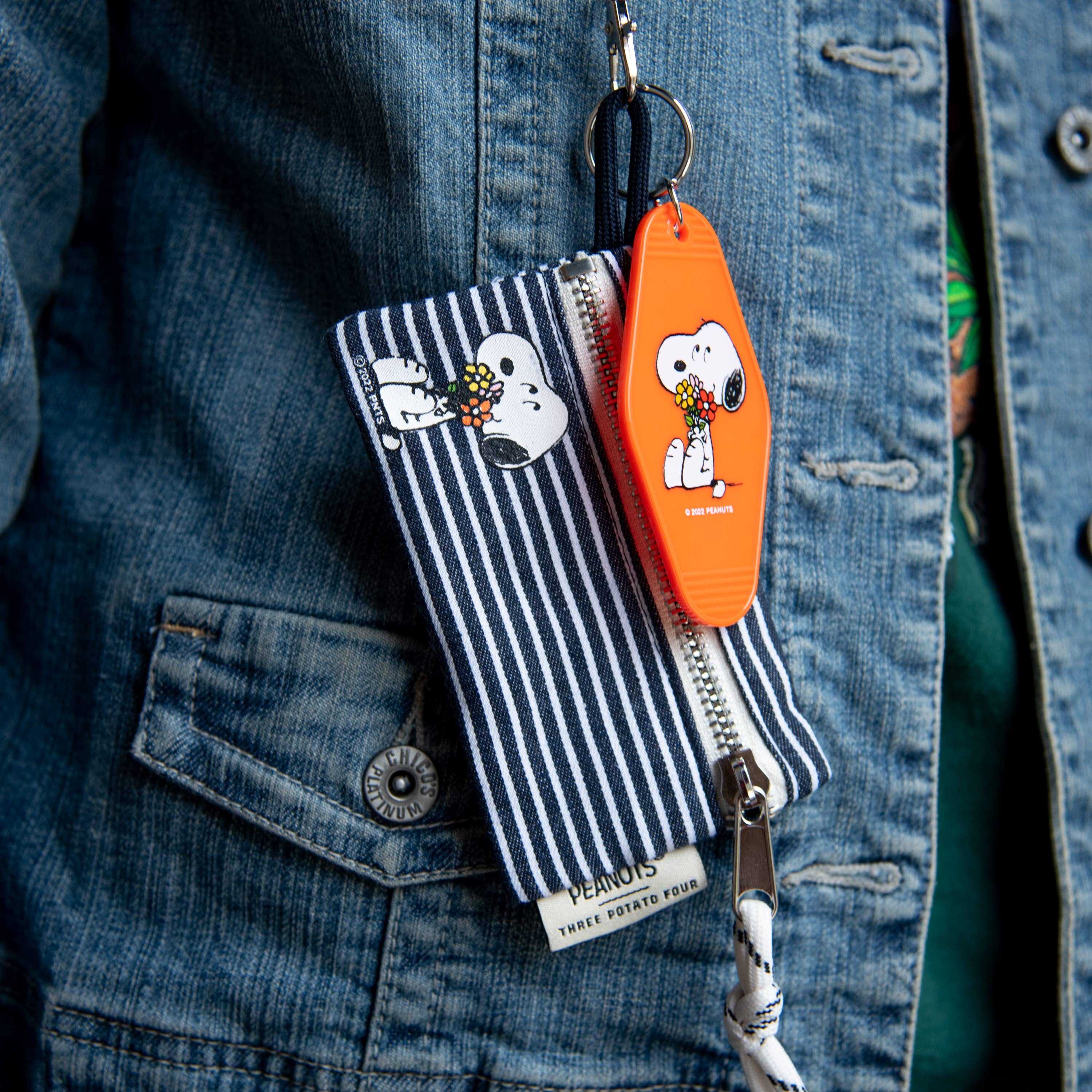 Snoopy Flower Bouquet Key Tag