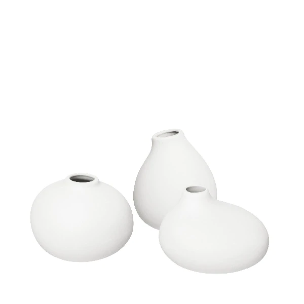 Nona Porcelain Mini Vases - Set of 3 image 5