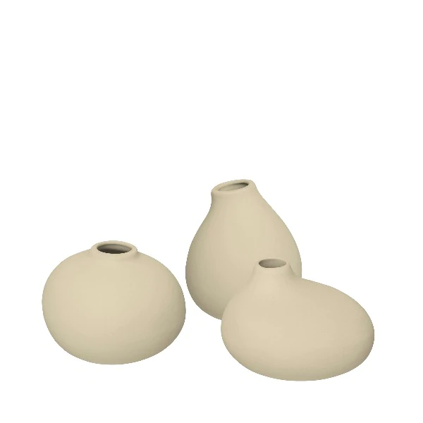 Nona Porcelain Mini Vases - Set of 3 image 4