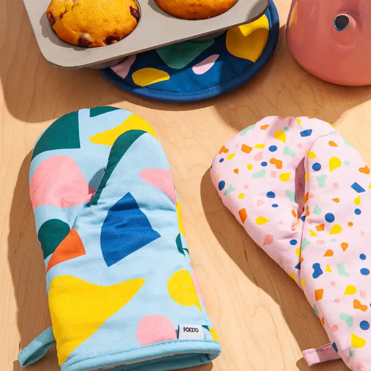 Oven Mitts in Pink Confetti image 1