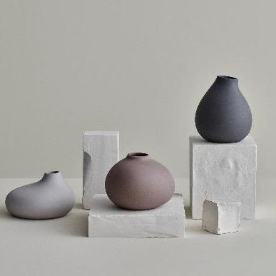 Nona Porcelain Mini Vases - Set of 3 image 1