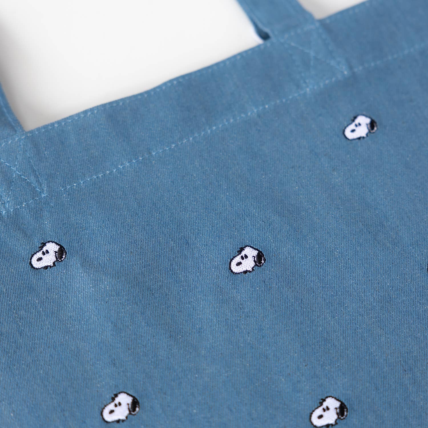 Snoopy Embroidered Tote Bag (Denim)