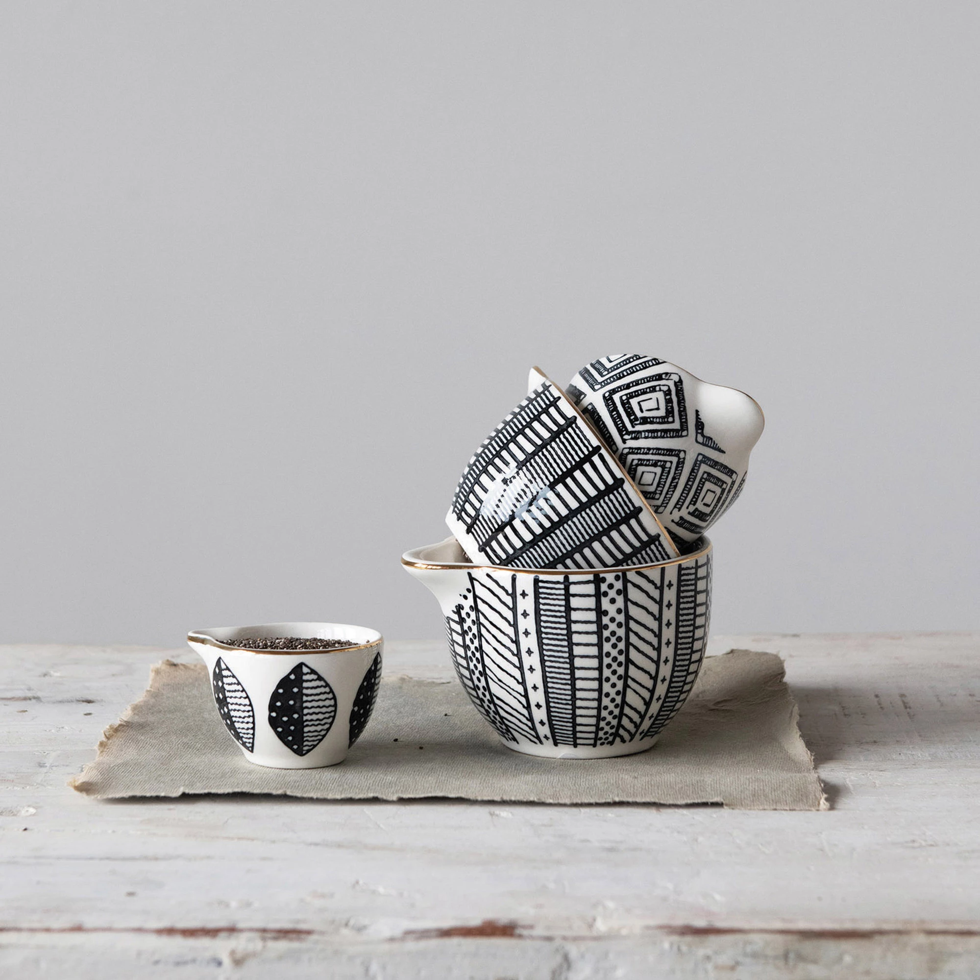 Stoneware Measuring Cups with Pattern image 1