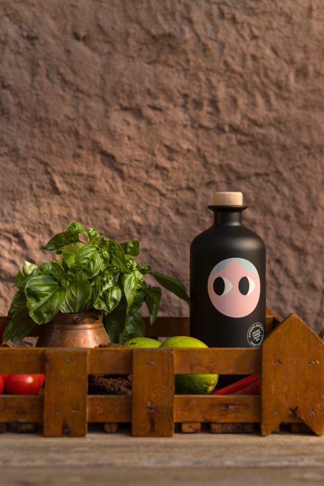 Yiayia and Friends Greek Extra Virgin Olive Oil 500mL image 3