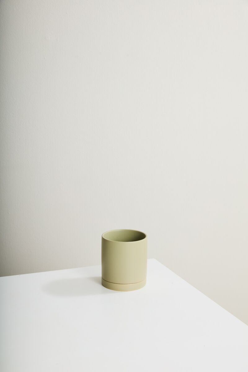 Romey Neutral Pot With Saucer image 3