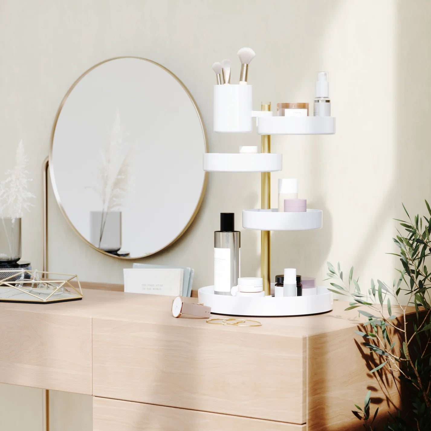 Pirouette Cosmetic Organizer image 2