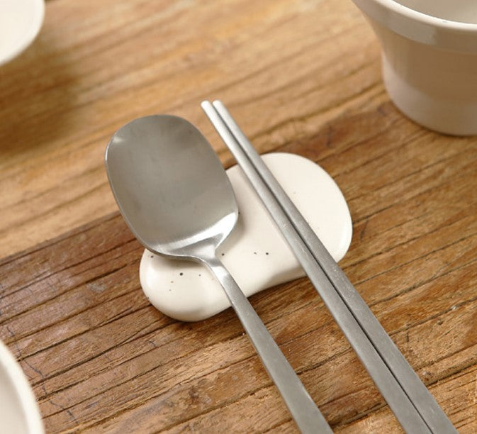 Liba Spoon & Chopstick Rest image 1