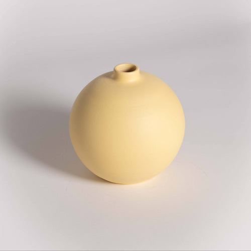 Blanc Vase - 03 / Butter Yellow
