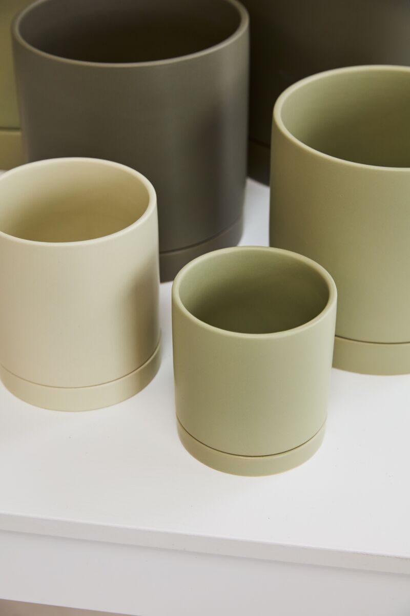 Romey Neutral Pot With Saucer image 4