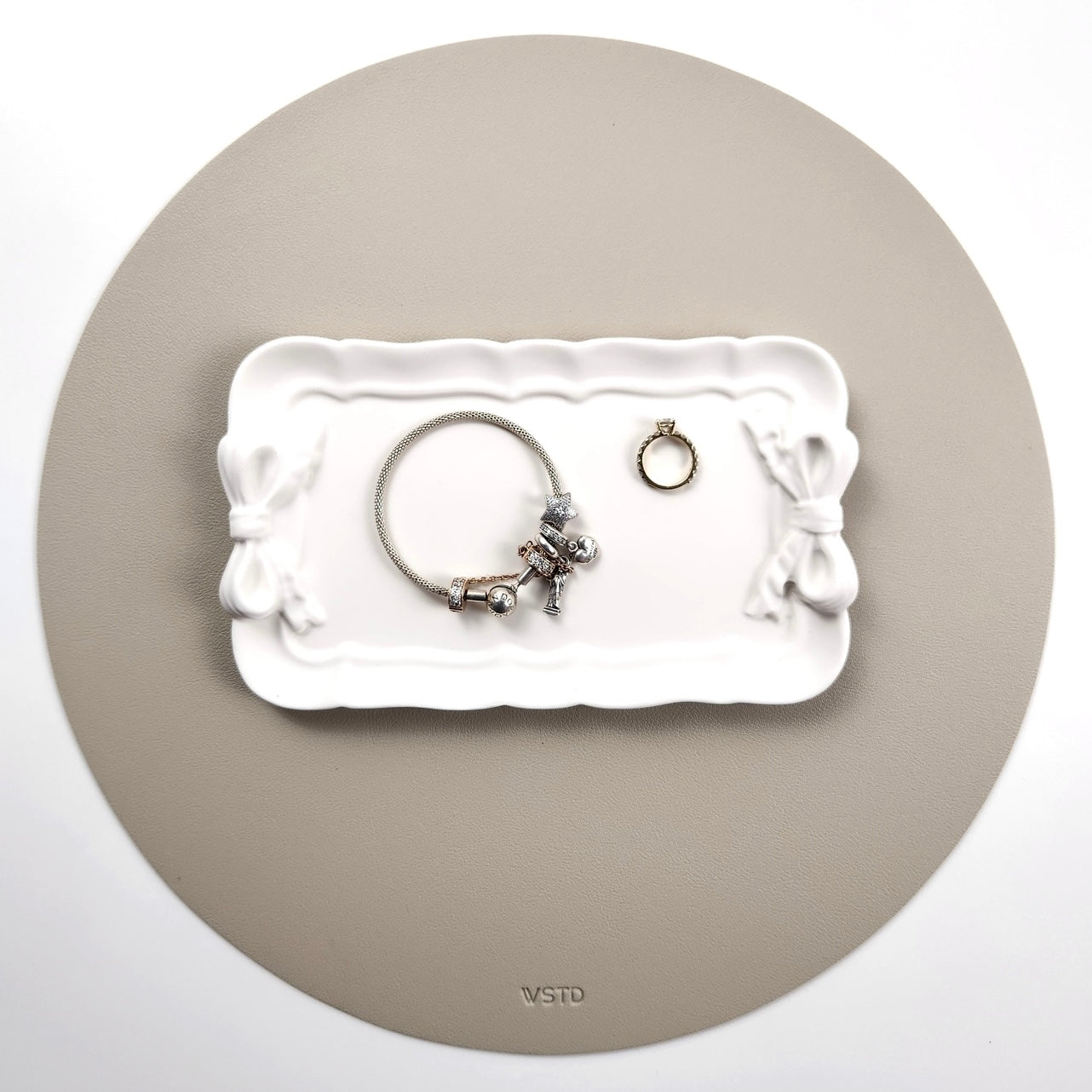 Bow Lace Tray image 1